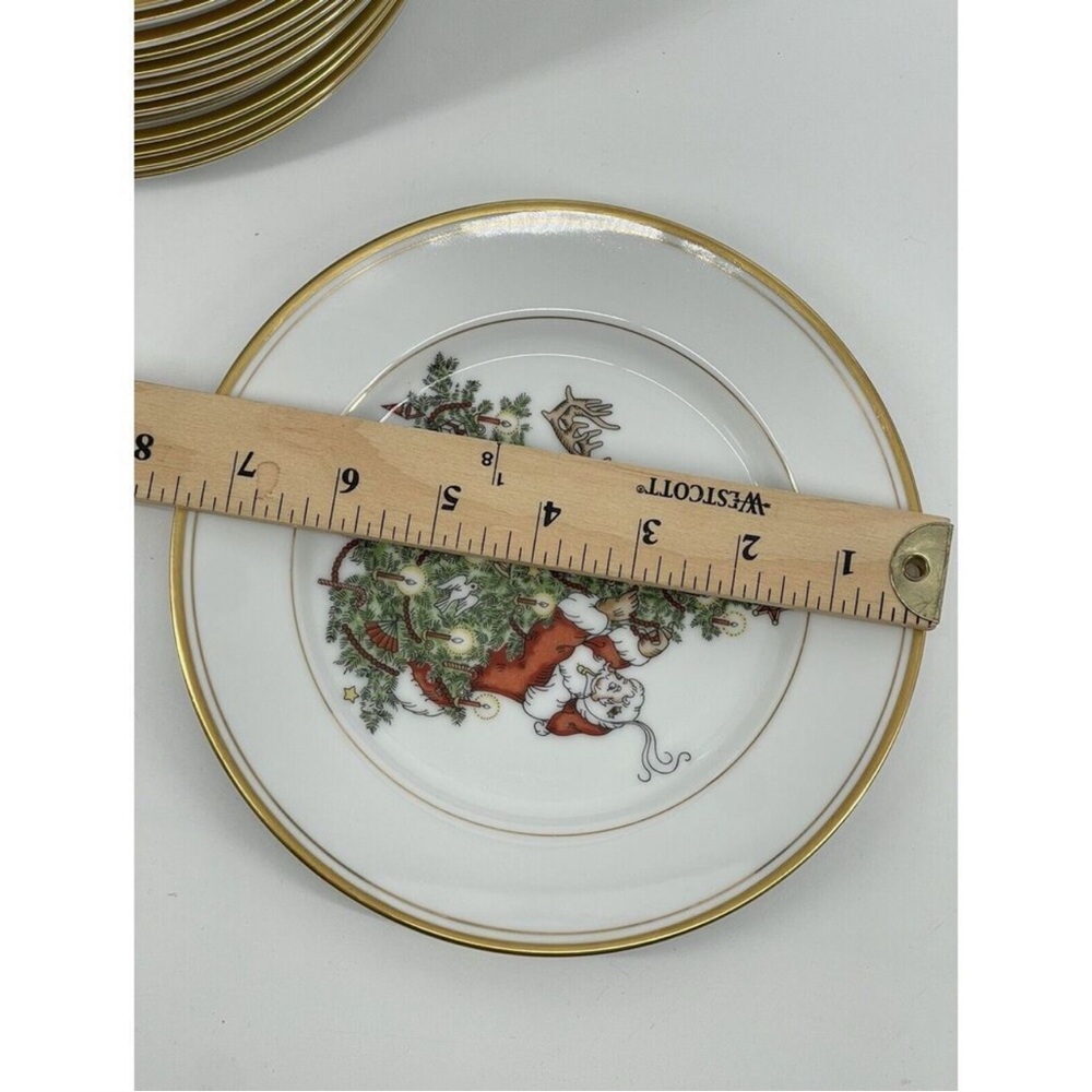 Set of 4 Fitz & Floyd Christmas plates